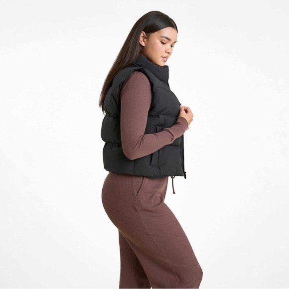 Nuuds Cropped Puffer Vest - Picture 3 of 13